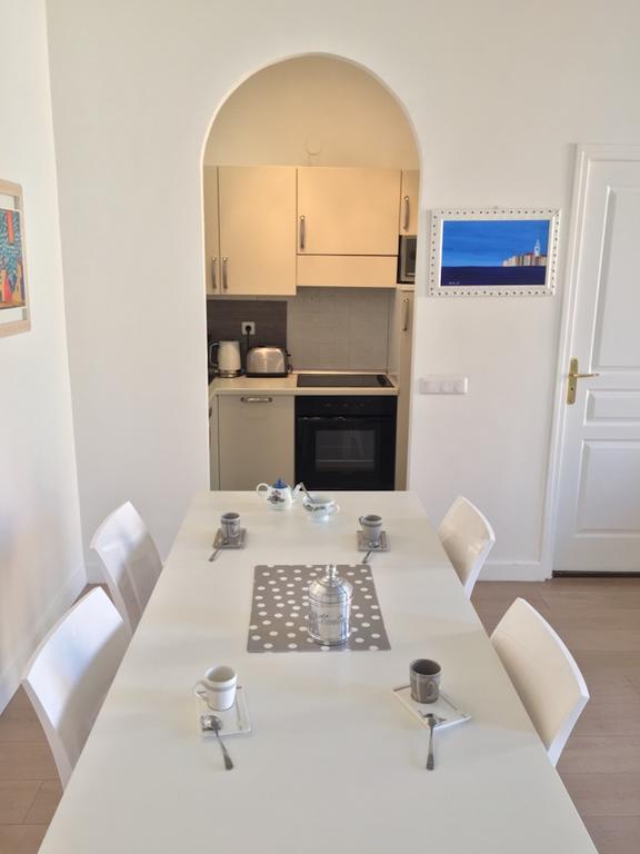 2 Bedrooms Appartement In Central Location On The Famous Place Massena Ница Екстериор снимка